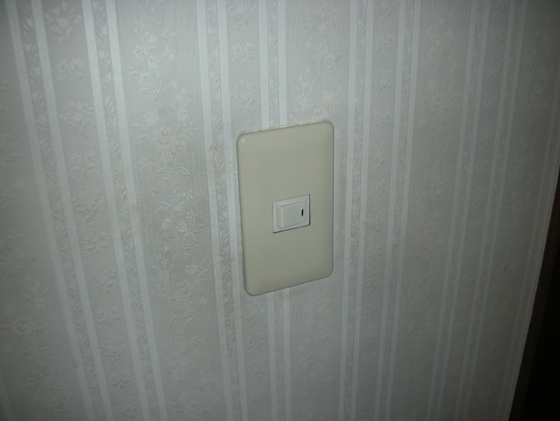 照明器具の故障と思ったらスイッチ故障でした 岡崎市の電気工事は はらでんレスキュー 原田電工社